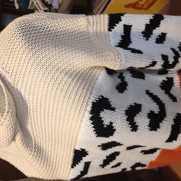 Sweater - Picture 2 of 4